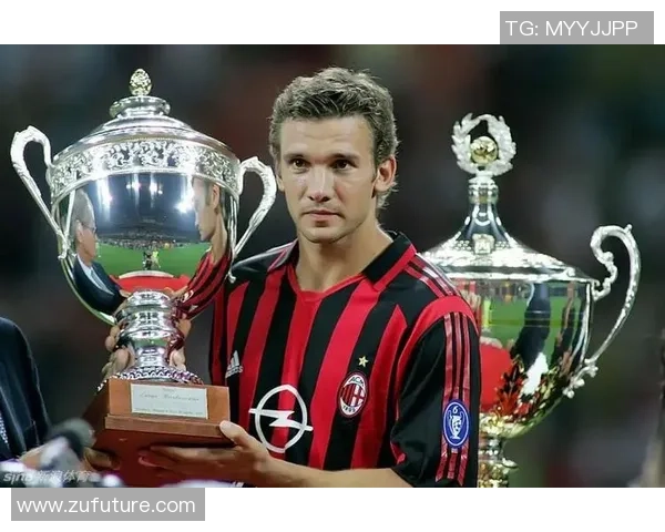 回顾2012年足球明星的辉煌表现与成就，重温那些难忘的瞬间与传奇故事